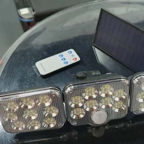 Lámpara Solar Triple: Energía Natural para tu Hogar